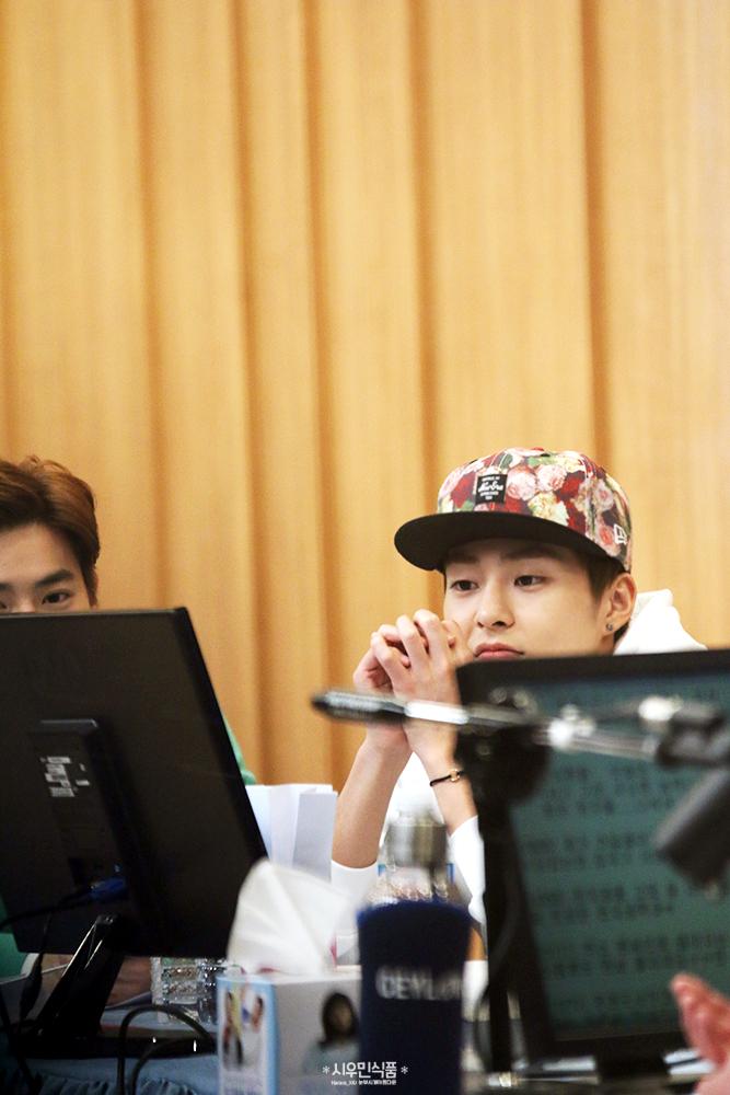 EXOCASTLE's tweet photo. [HQ] 150413 Cultwo Show - Xiumin
cr: Harace_Xiu
http://t.co/A66uAUAOns http://t.co/rEnuNrovOu