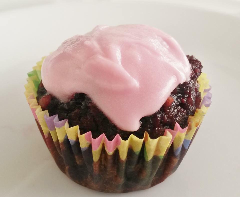 susieswitchBDA's tweet photo. A Switch in progress. Red velvet #cupcakes the natural way. More "magic" needed. Watch this space # work in progress http://t.co/fFONqotMw6