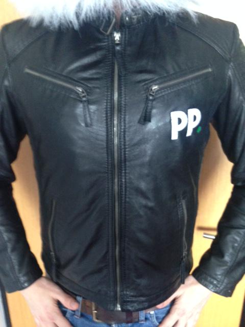 paddypower's tweet photo. Time to announce the winner of our #PPCrazyGolf competition, and the recipient of the prestigious PP leather jacket. http://t.co/7Thuo6TNYm