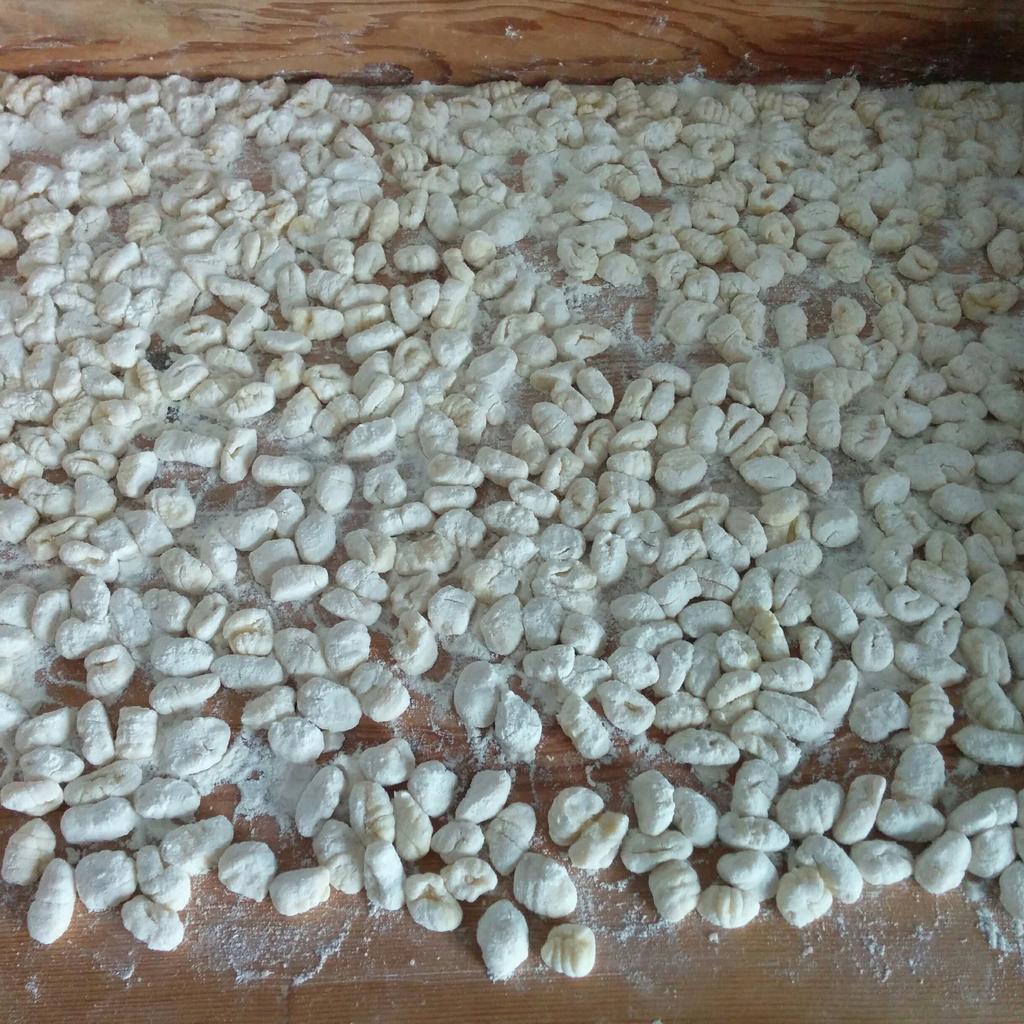 valerio_13's tweet photo. Gnocchi della mamma, despedida por todo lo alto #apuliafood #puglia #comidacasera #top http://t.co/BBK7VqfzAm