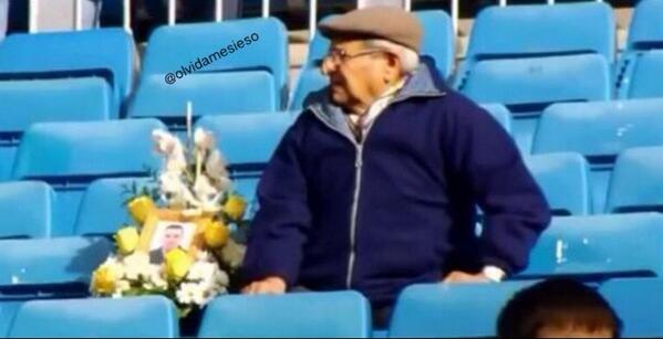 _Paisajes_'s tweet photo. Lleva a su hijo al Bernabéu a cada partido. http://t.co/VXK13nO0VF