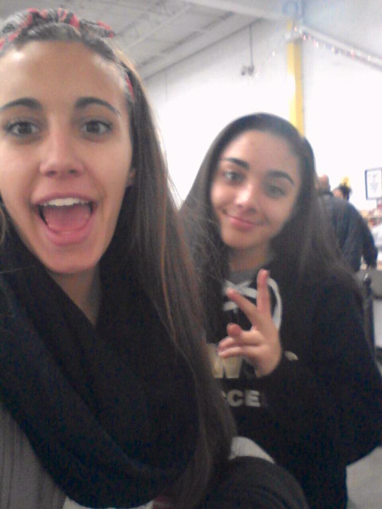 alexacas21's tweet photo. since sony didn't like the first one #hbd #sameposes http://t.co/vvIz7ac0cr