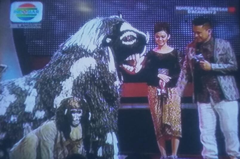 smawati11's tweet photo. @DA2_Irwan &amp; Can Macanan👍 @Rina_Nose @irfanhakim @ramzi_tebe @dhikacungkring @RinaNoseFans #DAcademy2 @IndosiarID http://t.co/I4NSnTxWhM