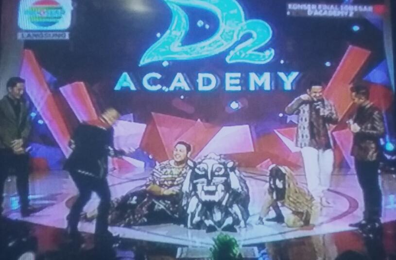 smawati11's tweet photo. @DA2_Irwan &amp; Can Macanan👍 @Rina_Nose @irfanhakim @ramzi_tebe @dhikacungkring @RinaNoseFans #DAcademy2 @IndosiarID http://t.co/I4NSnTxWhM