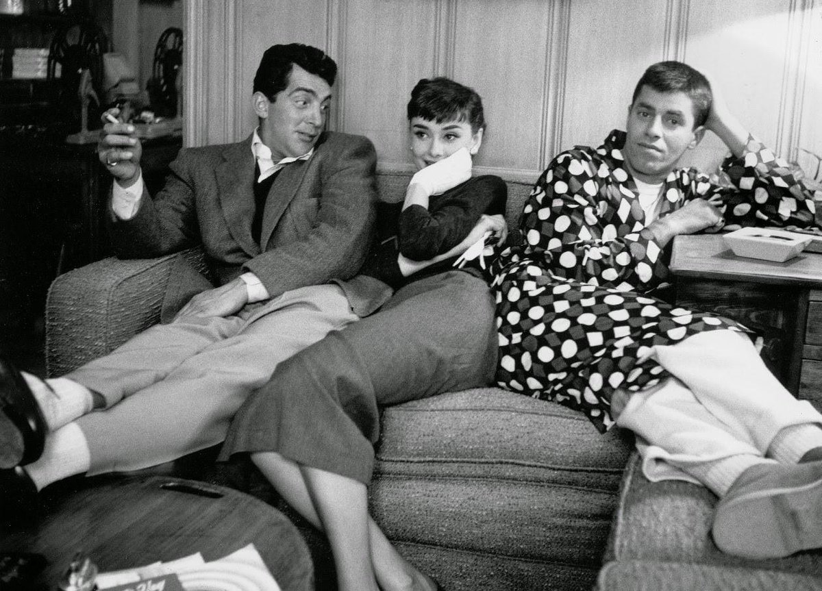 Audrey Hepburn, Dean Martin ve Jerry Lewis ile Paramount Stüdyolarında vakit öldürüyor. 1953