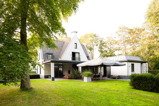 InspiratieOpLoc's tweet photo. Vergader jij binnenkort op het terras van deze prachtige villa in #Purmerend? http://t.co/hO3PLs6CnG http://t.co/M4jgZo3TS8