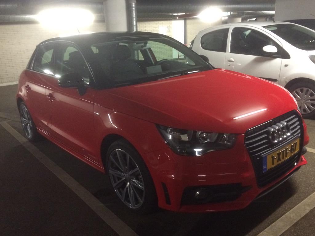 HansWestra1's tweet photo. De gave leenauto weer terugbrengen naar @Audi_Century #sline @Audi #A1 http://t.co/96M9LCttTz