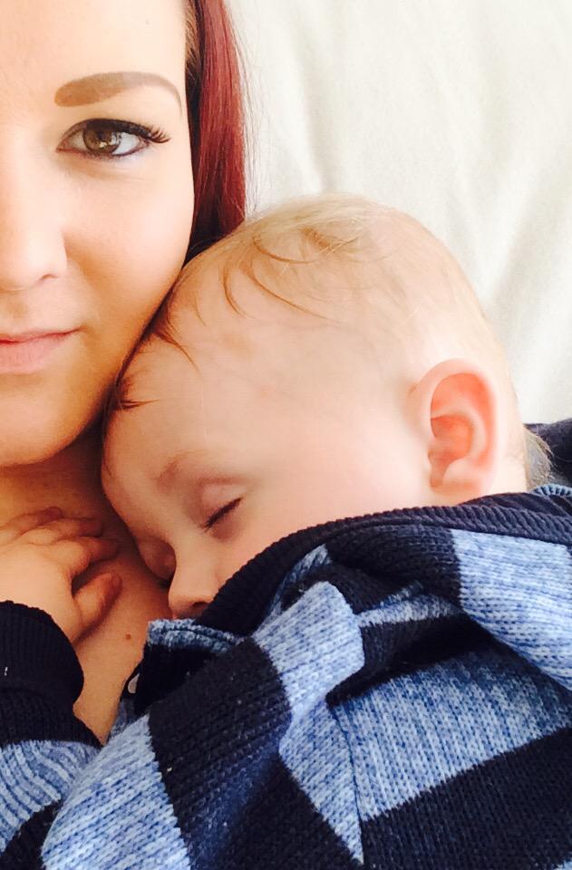 AmyWest15's tweet photo. The best cuddles 😍 http://t.co/pqcjYH6ri0