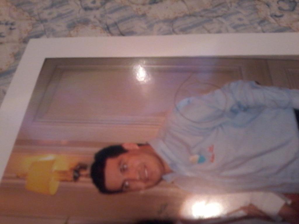kamalbita's tweet photo. @mananeroslared el se suicido hace 4 año pero sueño con el y siempre me dice que esta vivo me puedes decir algo http://t.co/Ohm5IOtP3s