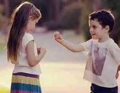 Reem055222's tweet photo. ايه أحبكـ ليه أكابر او أخبي؟
أيه أحبكـ واشتري بعمري رضاكـ

مو بيدي يوم حطيتك بقلبي
غصب اقداري رمتني في هواكـ http://t.co/TVgzIqim3Y