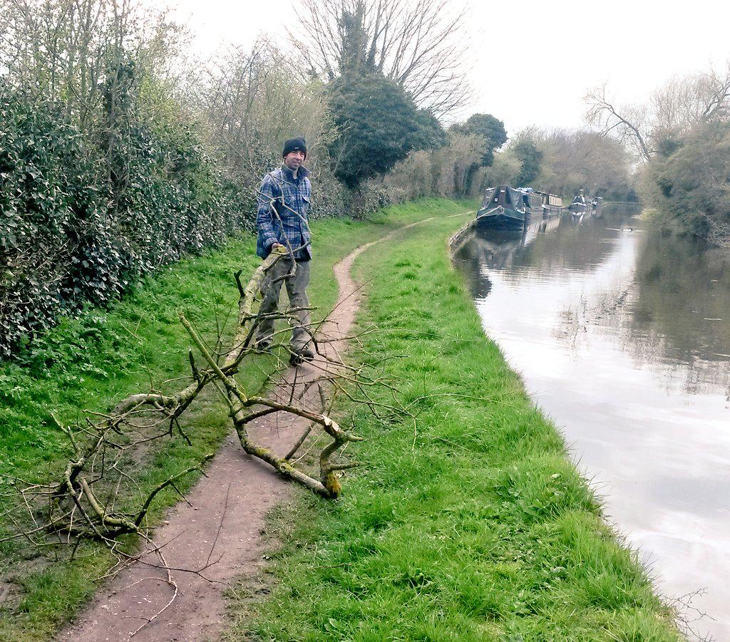 BoaterNikki's tweet image. Update..
We're here for the night! 😕