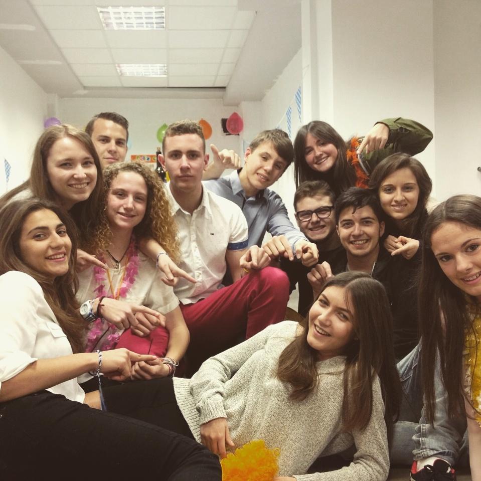 Medina_manises's tweet photo. Fiesta de 18 añitos 🔞 http://t.co/elv4avbQLc