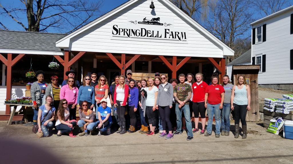 NortheastBeef's tweet photo. Many thanks @SpringdellFarm for hosting the @BridgeStateU students for this #RaisingtheSteaks tour. It was a blast! http://t.co/yl9baORRJj