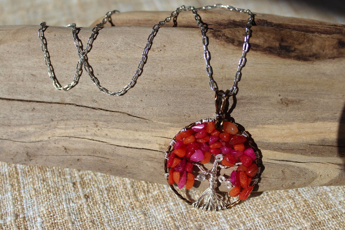 SeaFeather62's tweet photo. A burst of #sunshine coming soon to http://t.co/GZ5uSMTmMv. #shoppershour #jewelry #Treeoflife http://t.co/aefBH7DMJT
