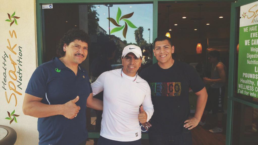 Healthy_Sparks's tweet photo. Very humble to have met @ElshowdePiolin always staying fit and healthy! 525 E. Los Angeles Ave, Moorpark #Herbalife http://t.co/sOQTesmD0h