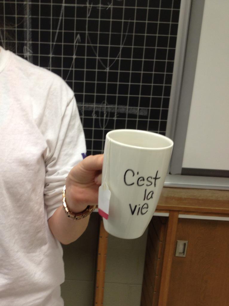 hot__teas's tweet photo. Order your Hot teas in a specialized cmc mug! It looks great Mme! @CMulvs http://t.co/zL9ttA6l20