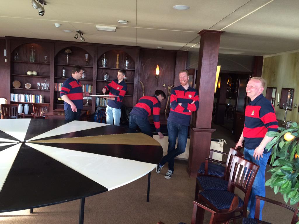 SietseDerks's tweet image. @simons_joost er wordt hard gewerkt en druk gefotografeerd (de kleine lettertjes?)@rt129nl