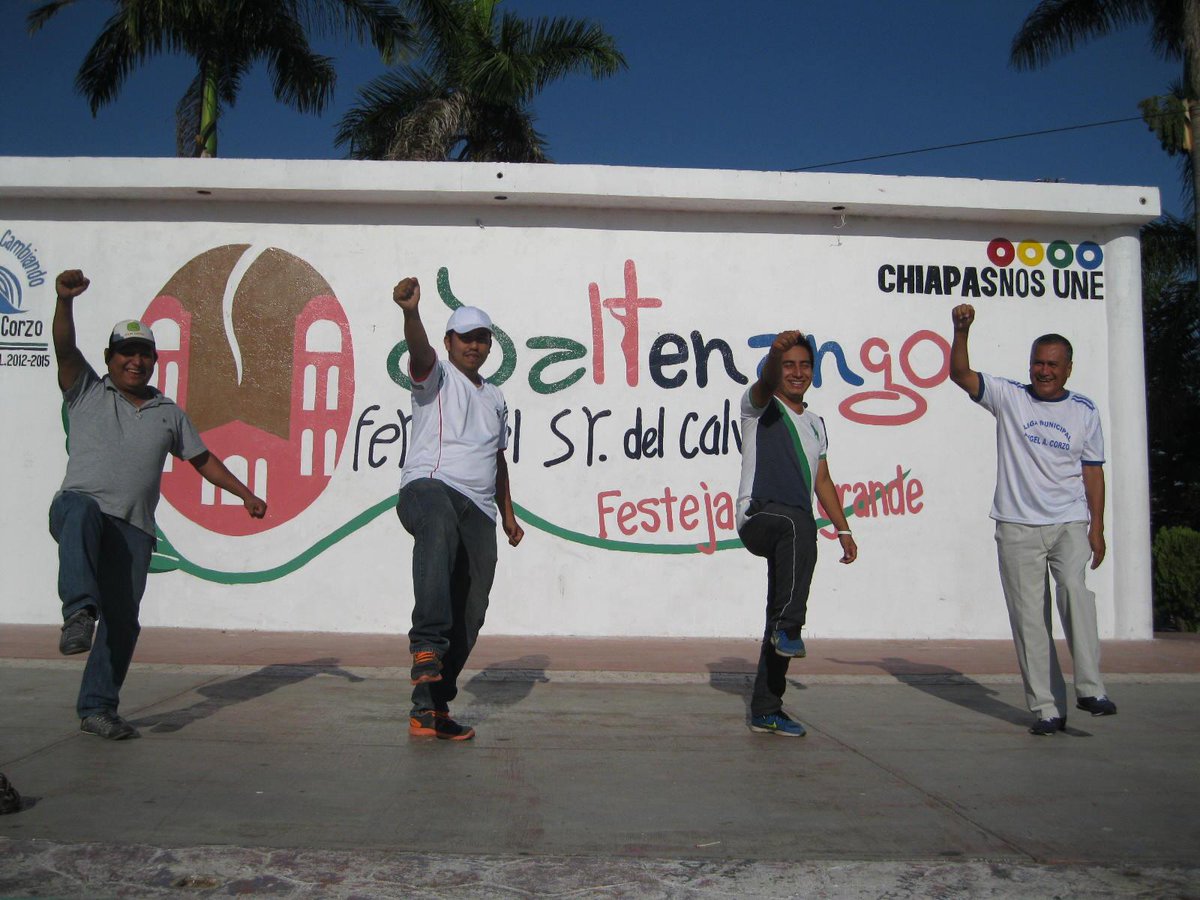 ReCreativas's tweet photo. ASÍ SE VIVIÓ LA VÍA RECREATIVA EN ANGEL ALBINO CORZO http://t.co/T38nenimPe