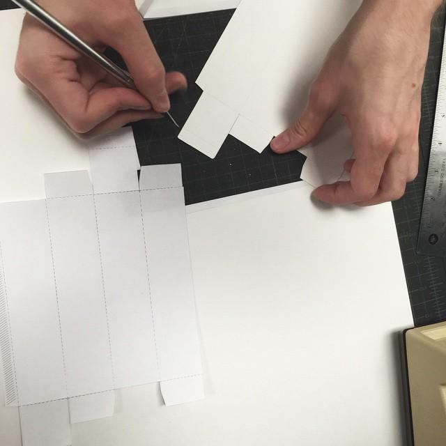 DesignPackaging's tweet photo. We're gearing up for @eveliomattos's talk for #howlive #dlconf presentation https://t.co/SW5B3lgHcC #mockupmonday http://t.co/lAFuJ4FTKi