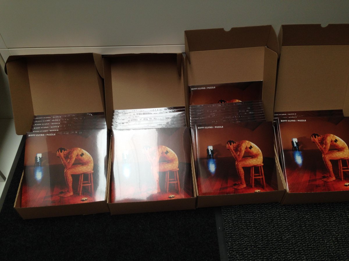 VinylGuru's tweet photo. @BiffyClyro @RSDUK The Biff has landed. At last Puzzle is on vinyl. Saturday April 18th from @VinylGuru #RSD15 #Biffy http://t.co/JDRMNMznl1