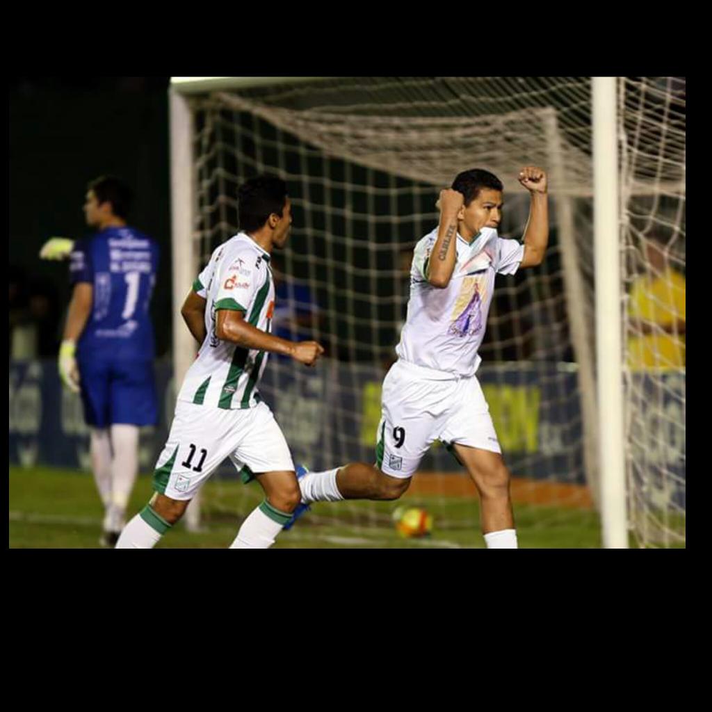 Oriente_SC's tweet photo. Oriente gana a Wilstermann y escala al segundo puesto

La afectividad de Saucedo y de Duk dio el triunfó http://t.co/oZMBdbqXaK
