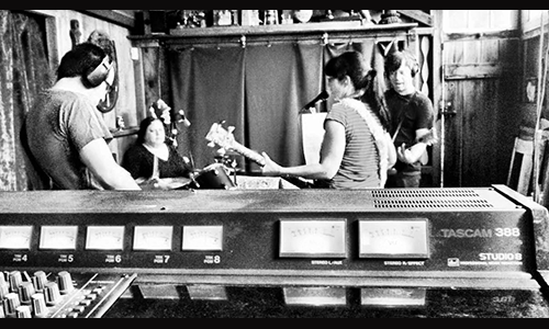 Great write up about <a href="/FrenchGirlsAZ/">French Girls</a>'s new song <a href="/YabYumAZ/">YabYum Music + Arts</a>. Get it at Zia on <a href="/recordstoreday/">Record Store Day</a>!
bit.ly/1CBpdBC