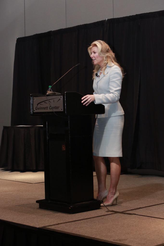 MEClassicGolf's tweet photo. From @Carters Janet Sherlock: the 4 areas hindering women's achievement - goals, bias, prioritization &amp; confidence. http://t.co/7d5SSqR3qJ