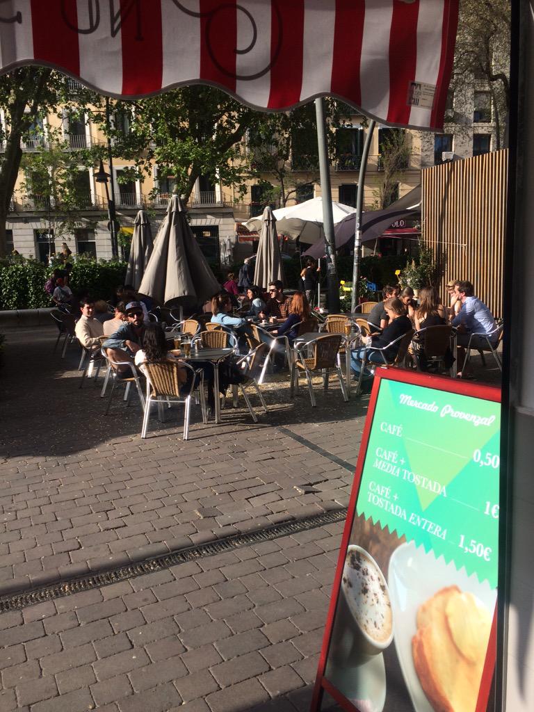 Disfruta de un momento único en nuestra terraza de Tirso de Molina.