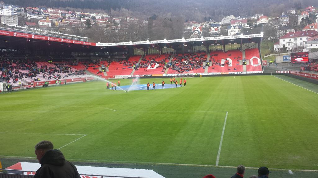 orauset's tweet photo. Klar for seriestart med #SkBrann http://t.co/E0kQzlvb18