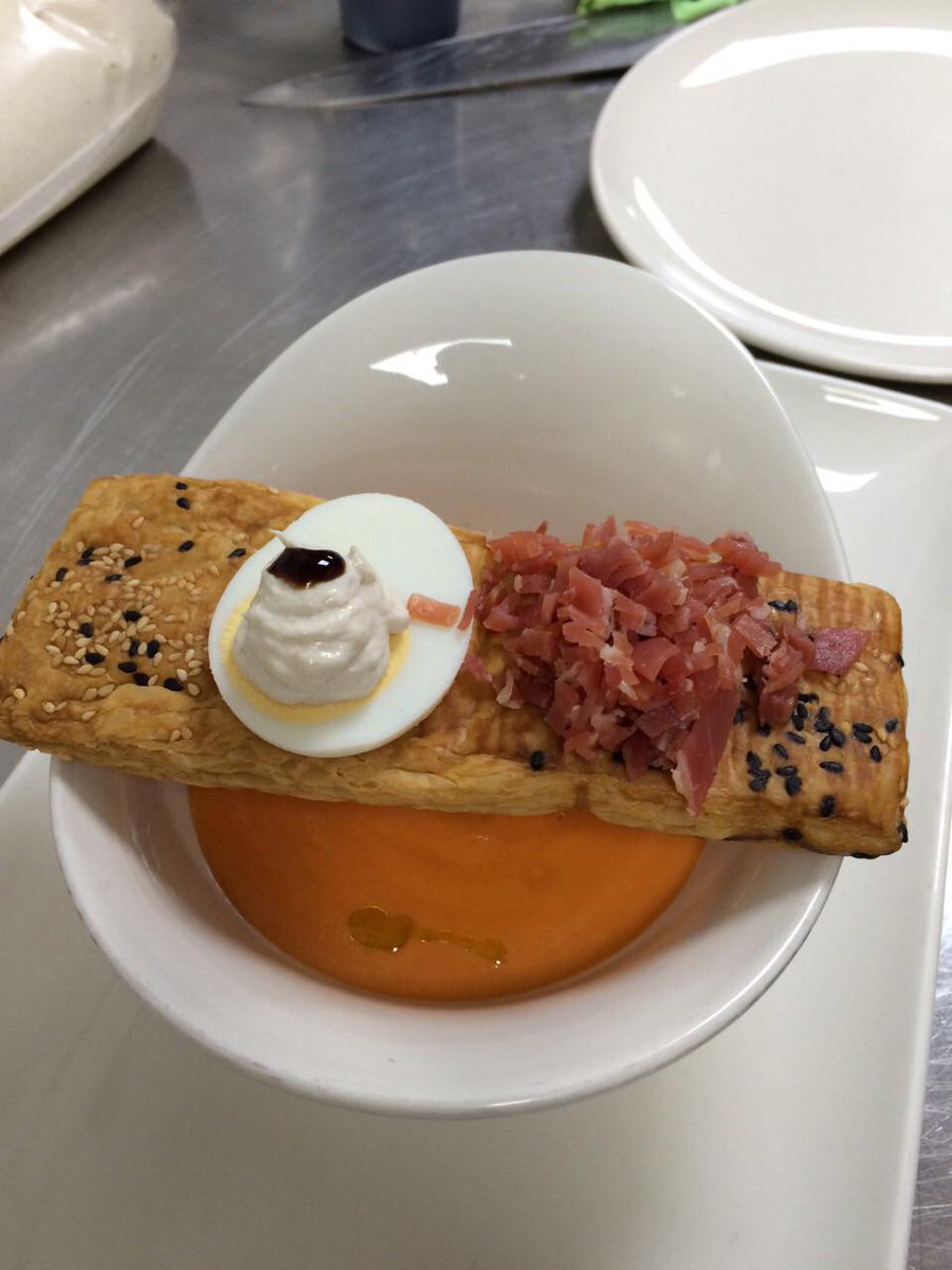 asr_gastronomy's tweet photo. Ahora que se acerca el #MayoCordobés , salmorejito fresquito en #LaCasita @ElPradal @mayocordobee http://t.co/2ML8CXUZul