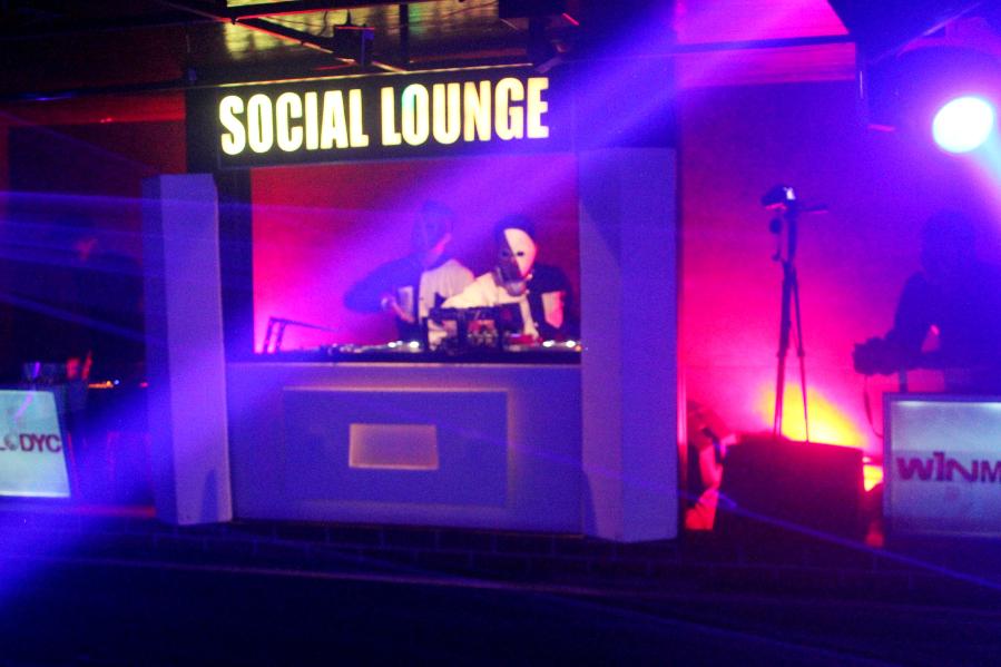 c_2crazy's tweet photo. #2crazy @SOCIALKITCHENSL http://t.co/W5g8JZP90H