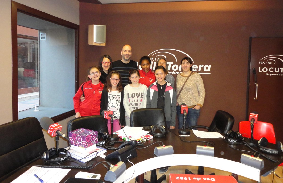 Quart especial #EnglishDay a les escoles de #Tordera amb l'Escola La Roureda <a href="/RadioTordera/">Ràdio Tordera</a> ivoox.com/bon-dia-menuts…