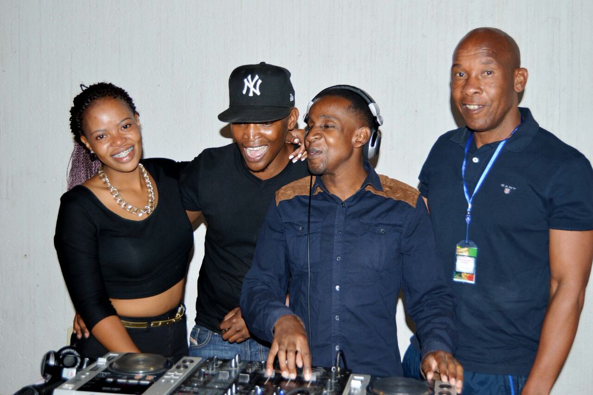 PHOBIA_DJ's tweet photo. #NTWANE #MPUMALANGA http://t.co/aYUFMnbdzo