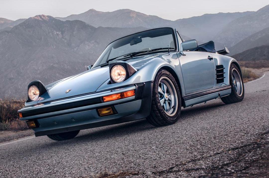neun11er's tweet photo. A very special 911, air-cooled and turbo charged 3.3l (built from 1981-1989):

The 930 Flachbau
#Porsche #Flachbau http://t.co/wr8UCdQmAU