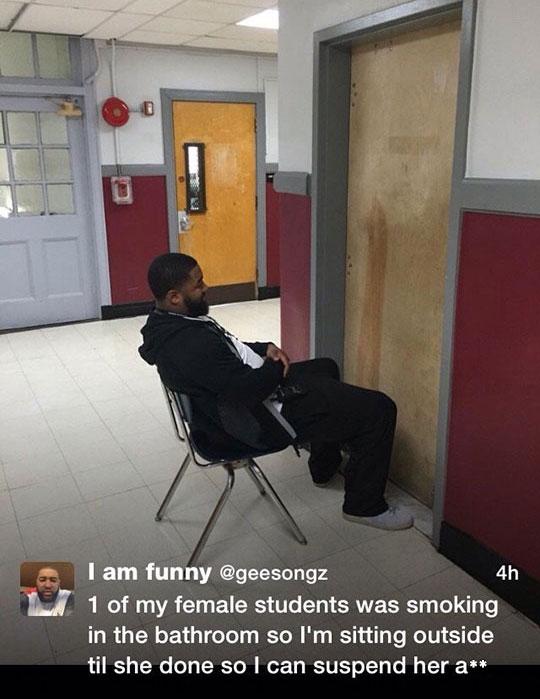 MensHumor's tweet photo. About to get busted!!! http://t.co/UKtpvx4mTj