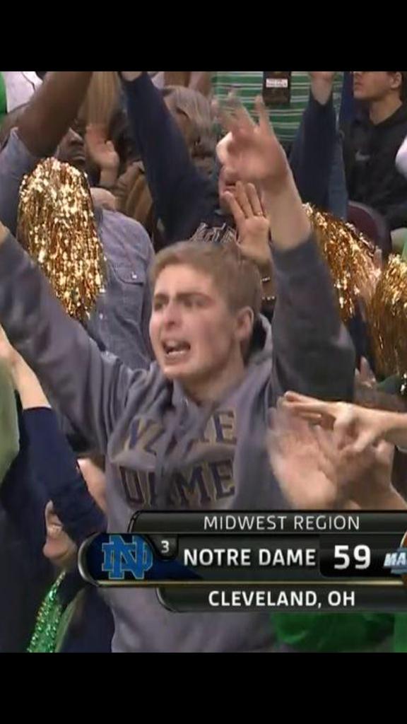 DipNspitt's tweet photo. When you forgot your dip but your buddy lets you bum a pinch http://t.co/ArefgYHcbV