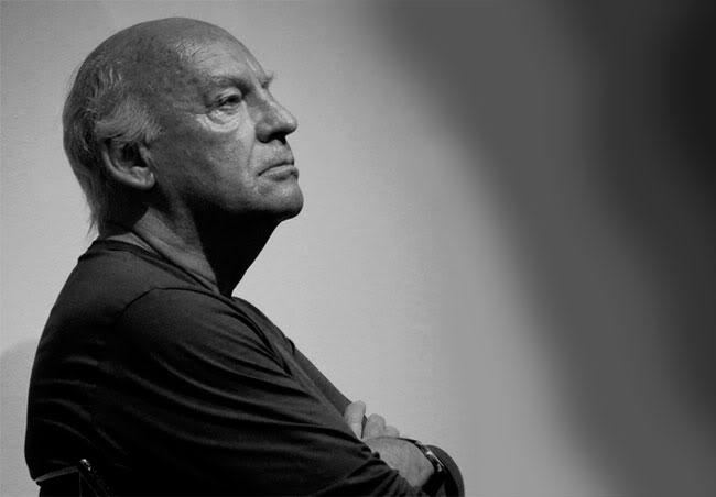 MotivacionesF's tweet photo. "En su vida, un hombre puede cambiar de mujer, de religión, pero no puede cambiar de equipo de fútbol"- Galeano http://t.co/sO4ZzRqzDO