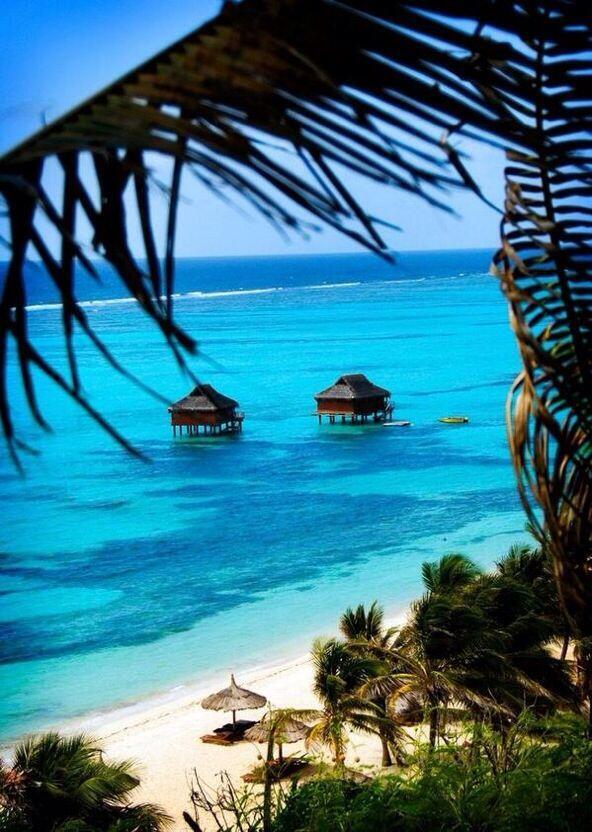 marinaacasta's tweet photo. "@_Paisajes_: Playa en Isla de Canouan. http://t.co/oOmvhXJ9Y5"
