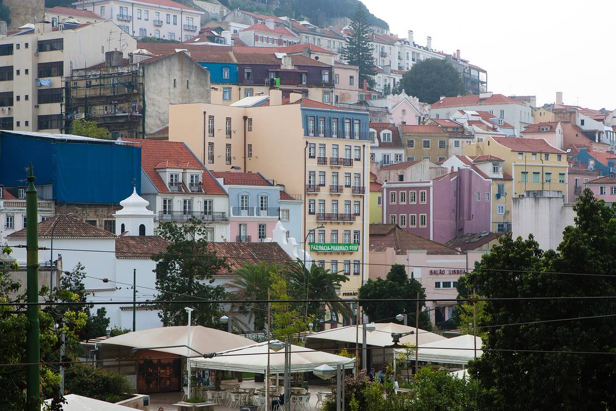 AaronLucchetti's tweet photo. Does it get any better than a free mortgage? In Europe, it soon might: http://t.co/sxjaSuqTc8 Photo: Bloomberg http://t.co/KP8i92Os82