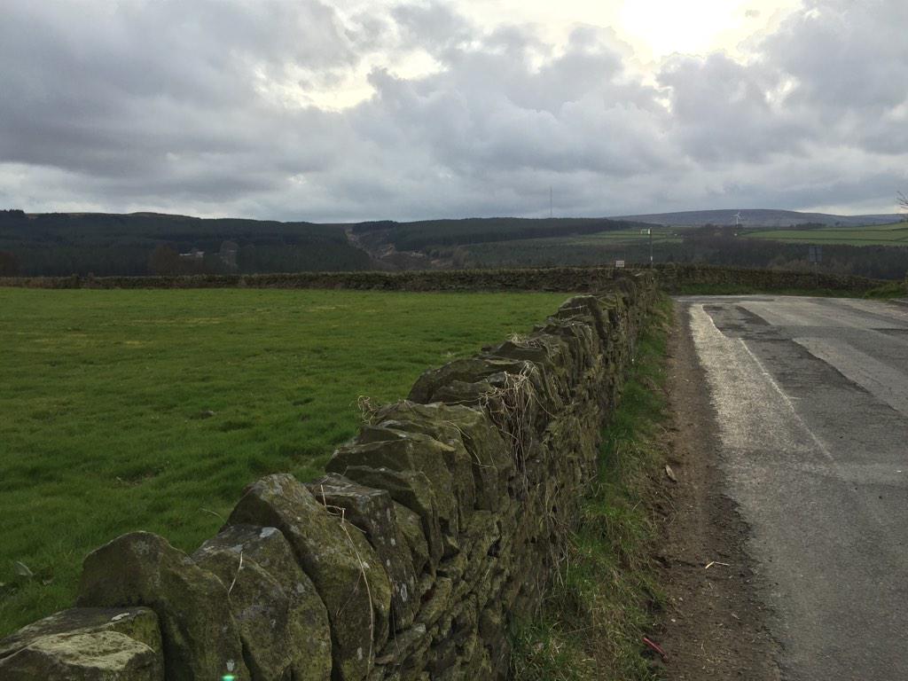 JasonMcCartney's tweet image. Stunning views &amp;amp; a very warm welcome on the doorsteps up at #HadeEdge with #TeamJason