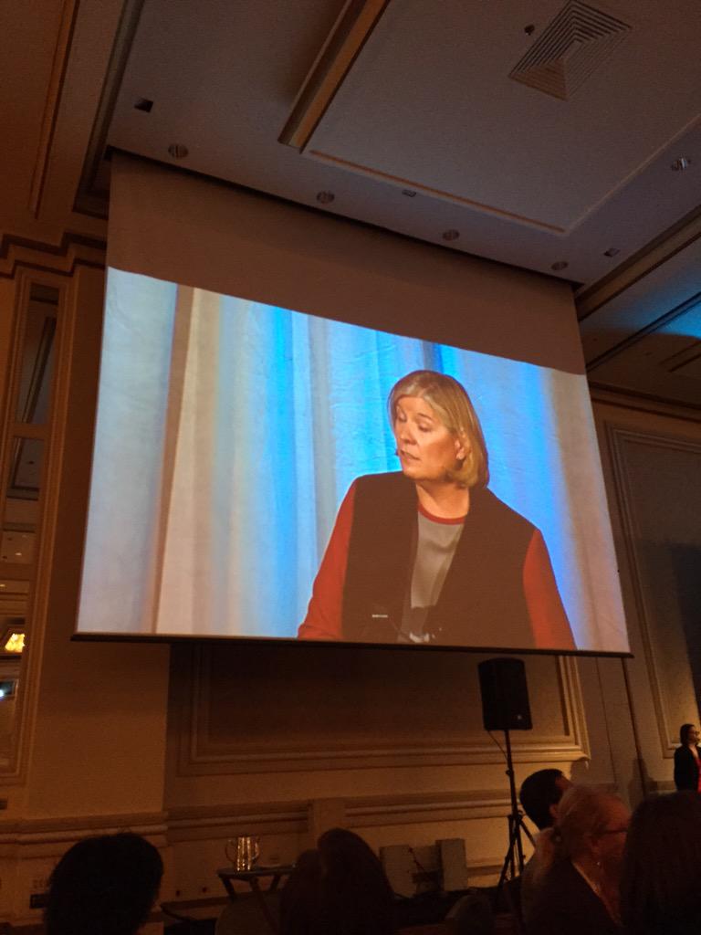 CarlaAdLaw's tweet photo. So proud to have @LBDesmond introducing @PublicisGroupe CEO Maurice Levy today #WIFL2015 @TCNChicago @Starcom_USA http://t.co/m5mk1P3mk0
