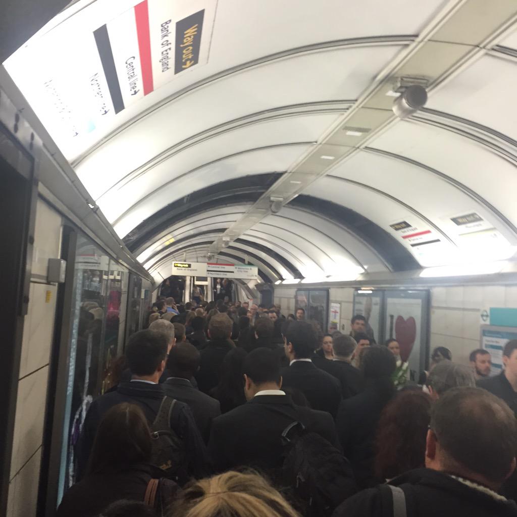 Luke_E_J's tweet photo. "Everyday I'm shufflin'" #TubeHell http://t.co/Wh3u6iX0jz