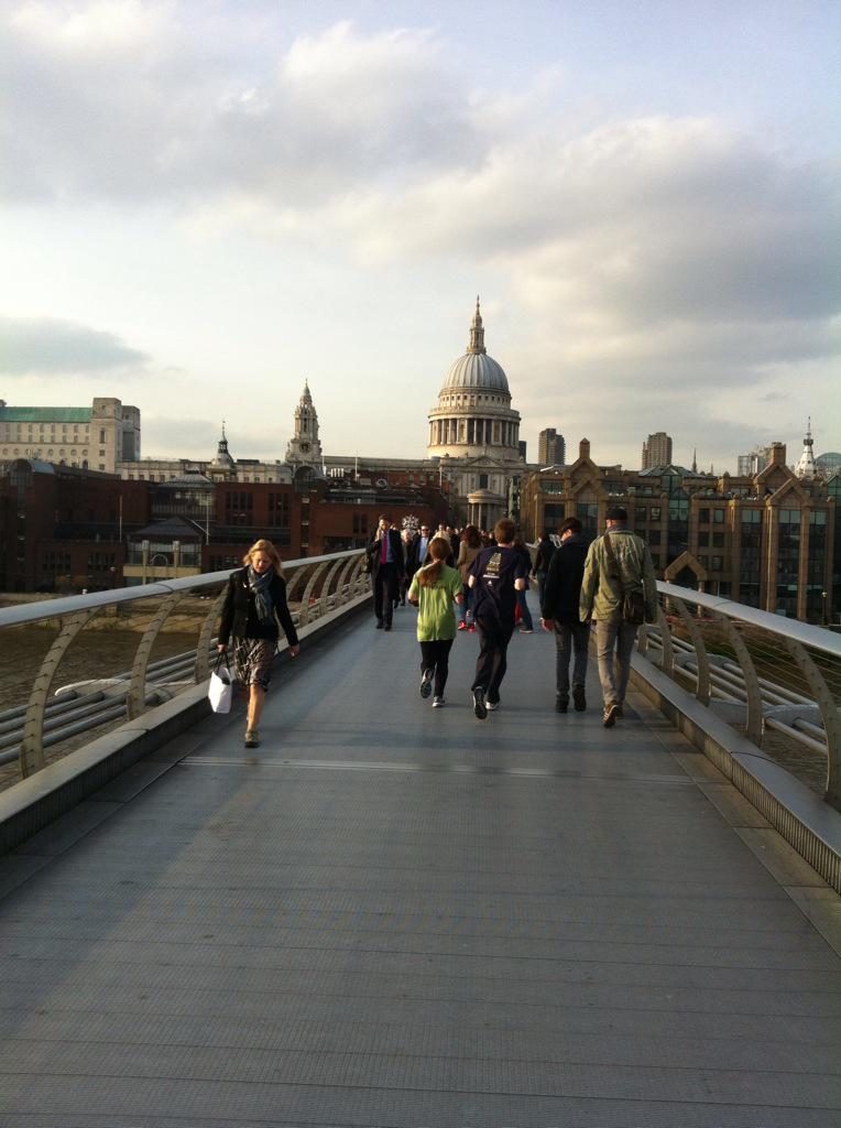 Simon_LeGood's tweet photo. Inspired after #RunningDialogues @_JMP running club 3.3 mile post work run! http://t.co/1G4uOwKCvp