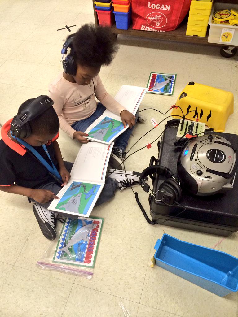msvencusBCPS's tweet photo. We're so excited to break out our new #listentoreading station! Thanks Mr. Bender! @LoganElementary @BCPS_ELA http://t.co/F0W9ToFcXV