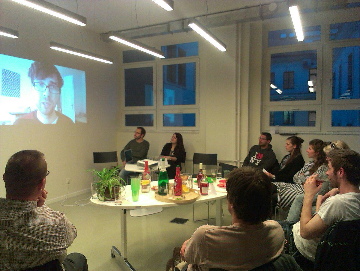 Keya_Z's tweet photo. @Naucmesa oslavuje svoje 1. narodky ;) @ImpactHubBA #happybirthday #whatmakesmehappy http://t.co/CXhnPtNz8w