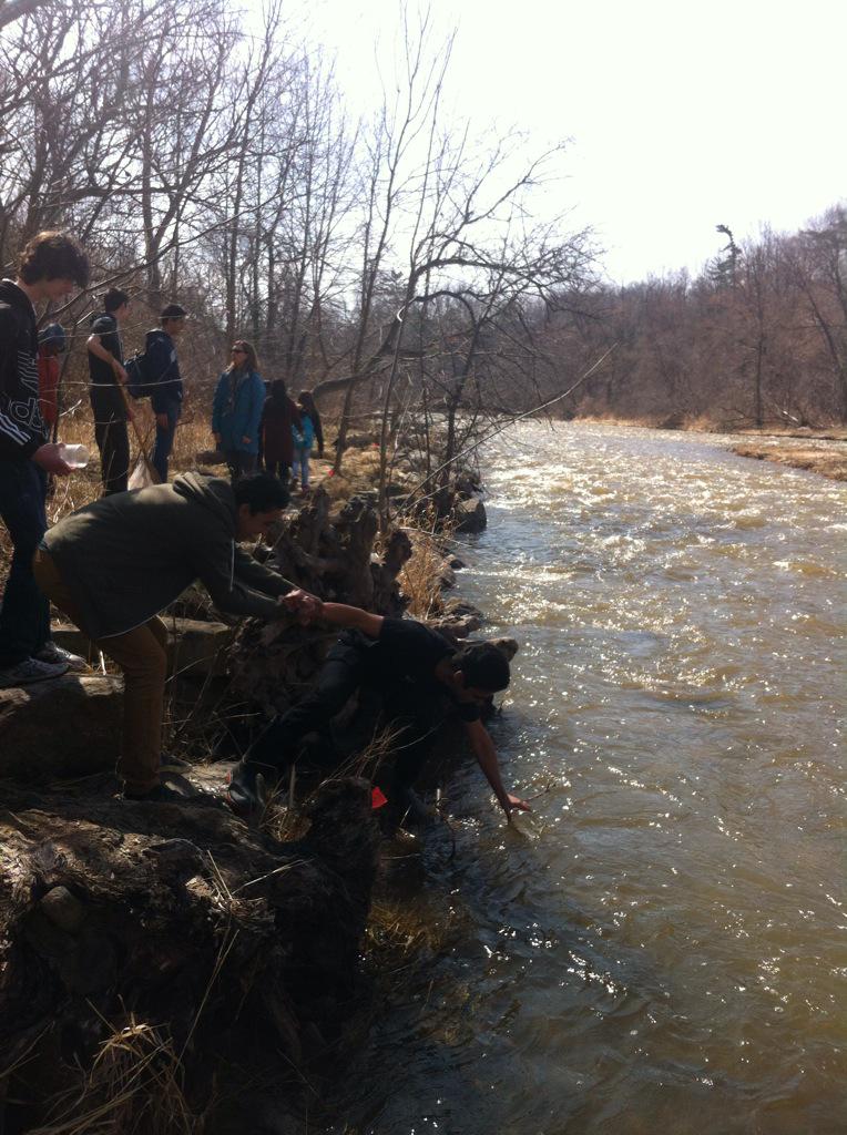 AdrianManickam's tweet photo. Grade 9 Field Trip to Riverwood Conservancy. @srtrupp @MKrstovic #ESSScience http://t.co/E7X6ZZ8KB3