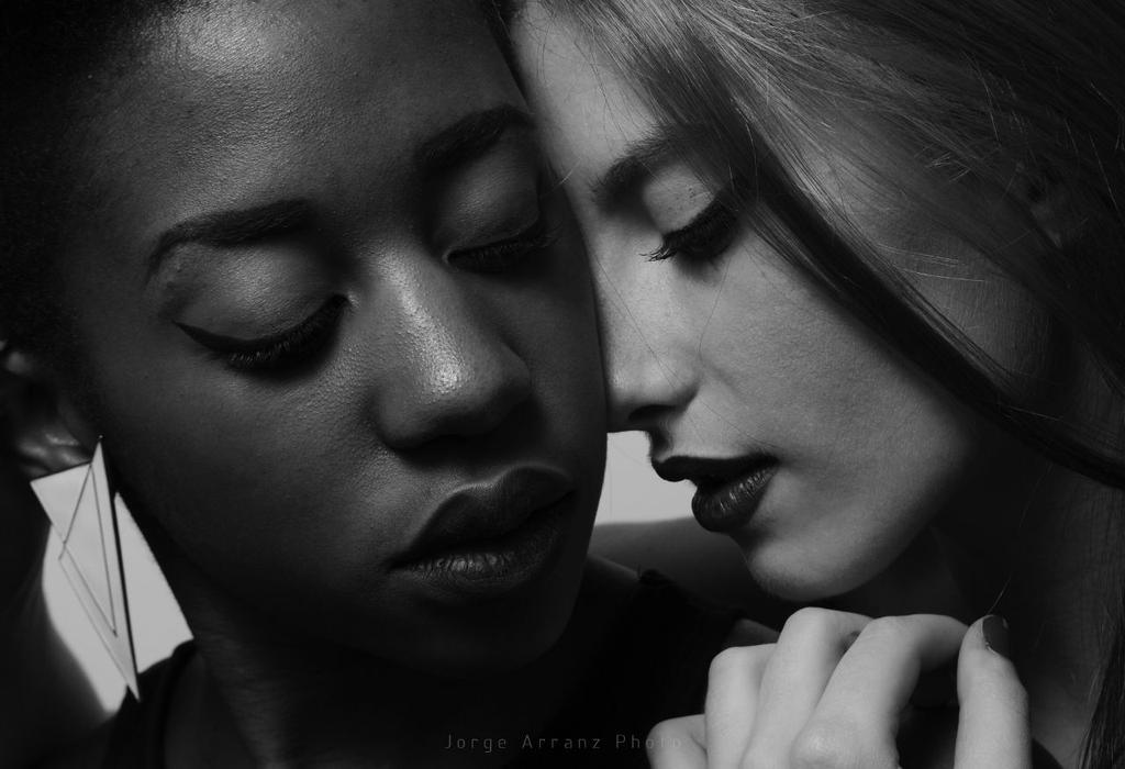 NNecoliens's tweet photo. Black and white. http://t.co/GGuMkLezMn