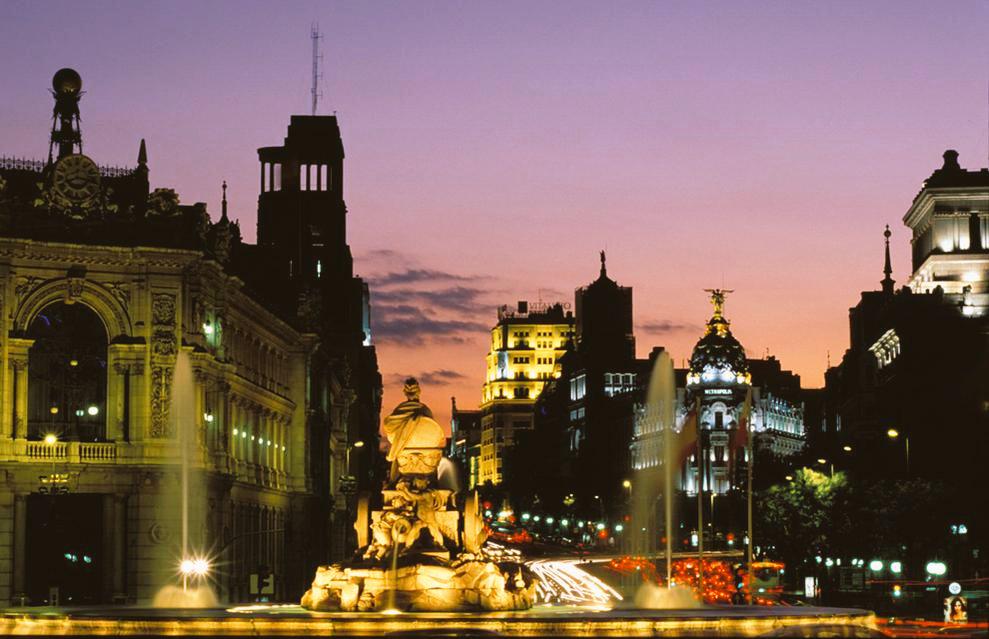 MoonRules94's tweet photo. "La palabra más bonita del barrio de las letras, la única movida que existió en Madrid" http://t.co/vd6u0J6df4