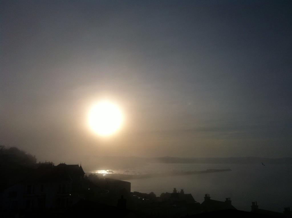 Brixham's tweet image. Just look at #Brixham tonight! #NoFilter @Vixbrix @MillieandMe1 @OldMarketHouse @Bistro46 @Torbay_Hour @Devon_Hour RT