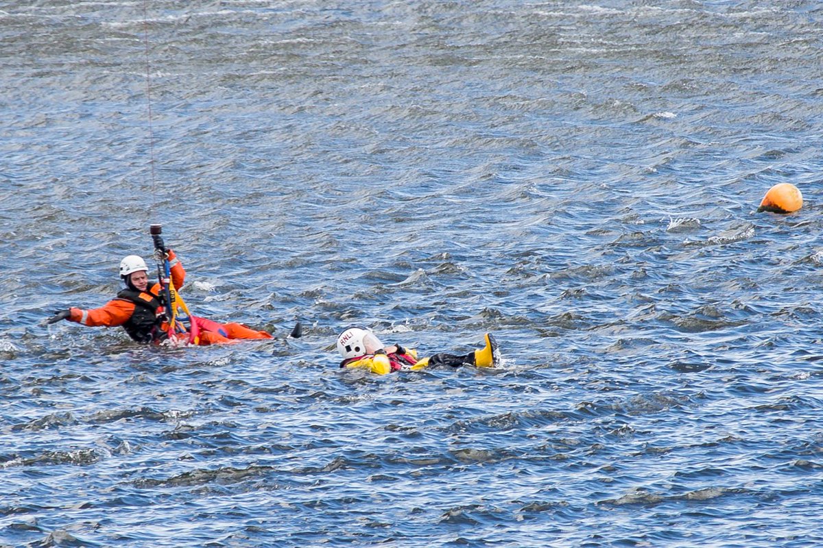 GalwayLifeboat's tweet photo. @carrstefanie Not everyday you're rescued by a handsome man :) @RNLI #SARDemo.  Photos by @harrisonrogera http://t.co/2rKPdjEA7T